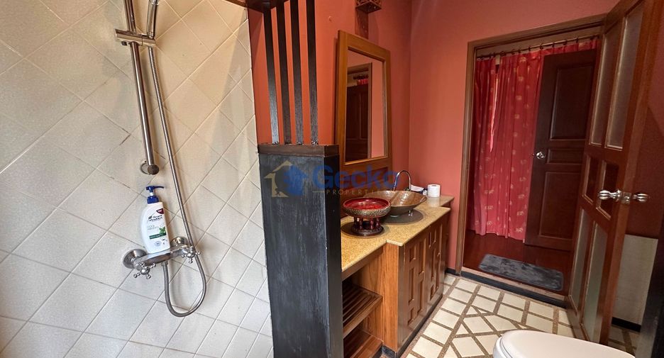 Casa en alquiler de 4 habitaciones en Jomtien, Pattaya