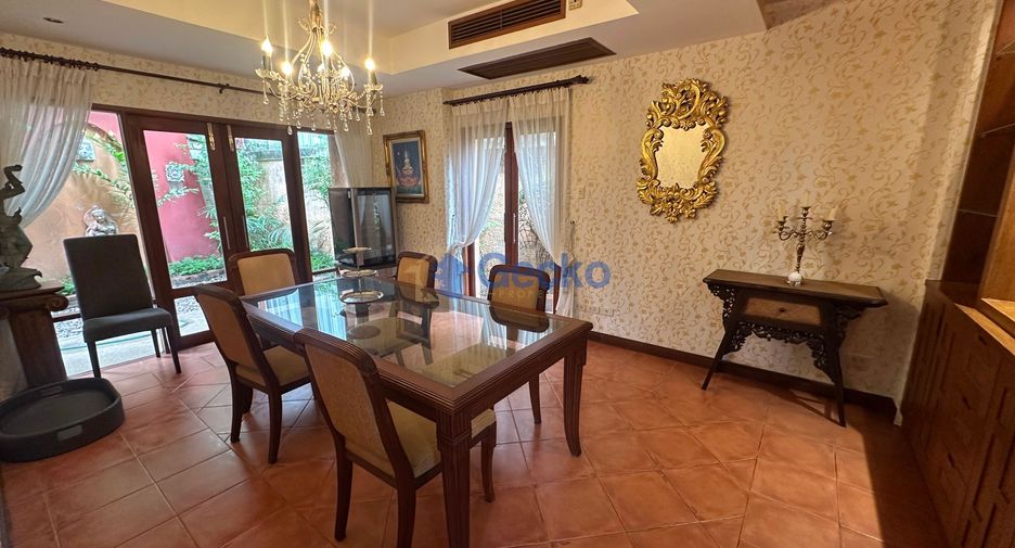 Casa en alquiler de 4 habitaciones en Jomtien, Pattaya
