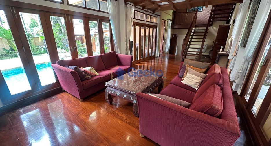 Casa en alquiler de 4 habitaciones en Jomtien, Pattaya