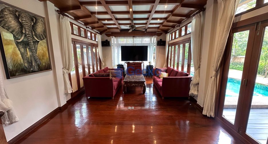 Casa en alquiler de 4 habitaciones en Jomtien, Pattaya