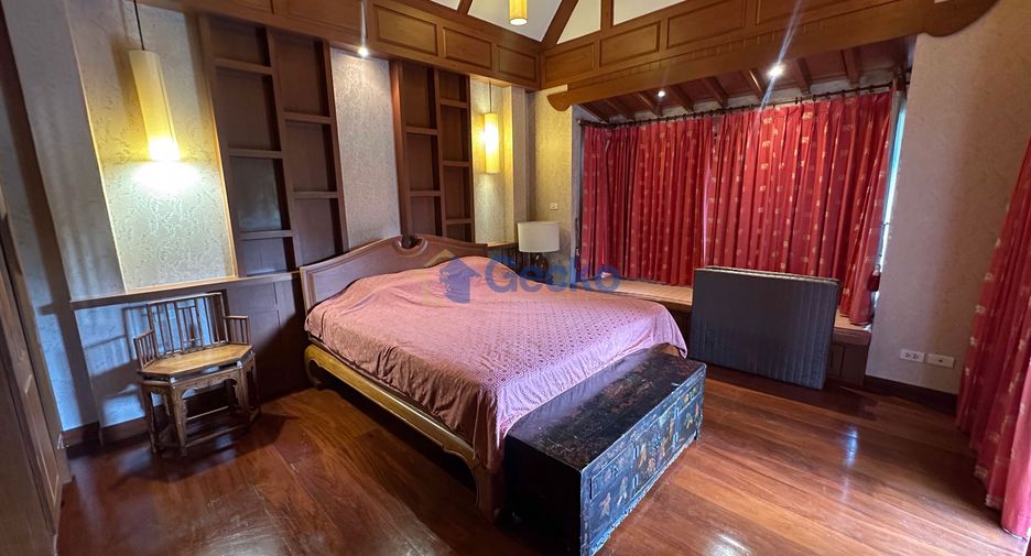 Casa en alquiler de 4 habitaciones en Jomtien, Pattaya