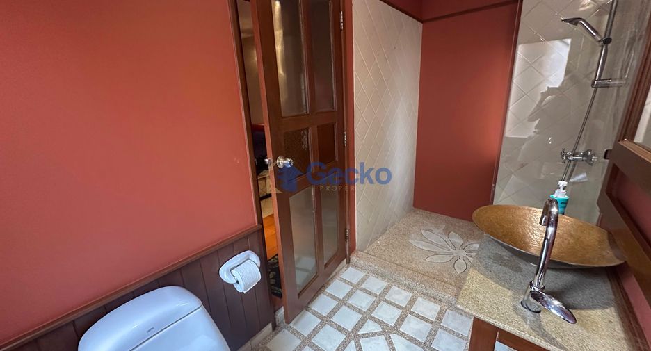 Casa en alquiler de 4 habitaciones en Jomtien, Pattaya