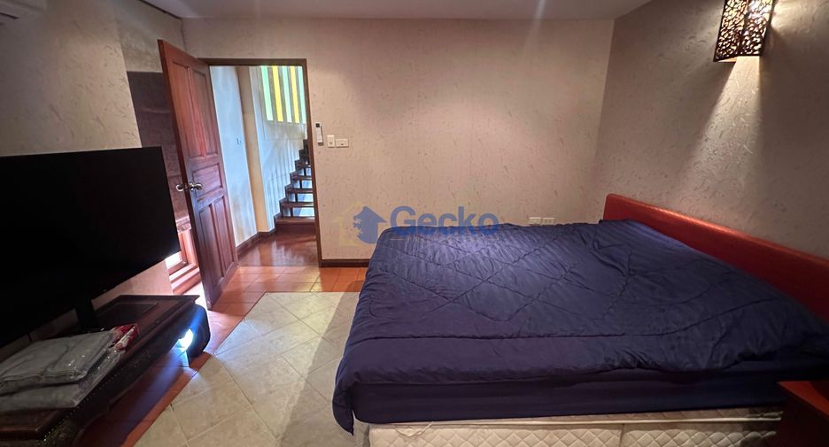 Casa en alquiler de 4 habitaciones en Jomtien, Pattaya