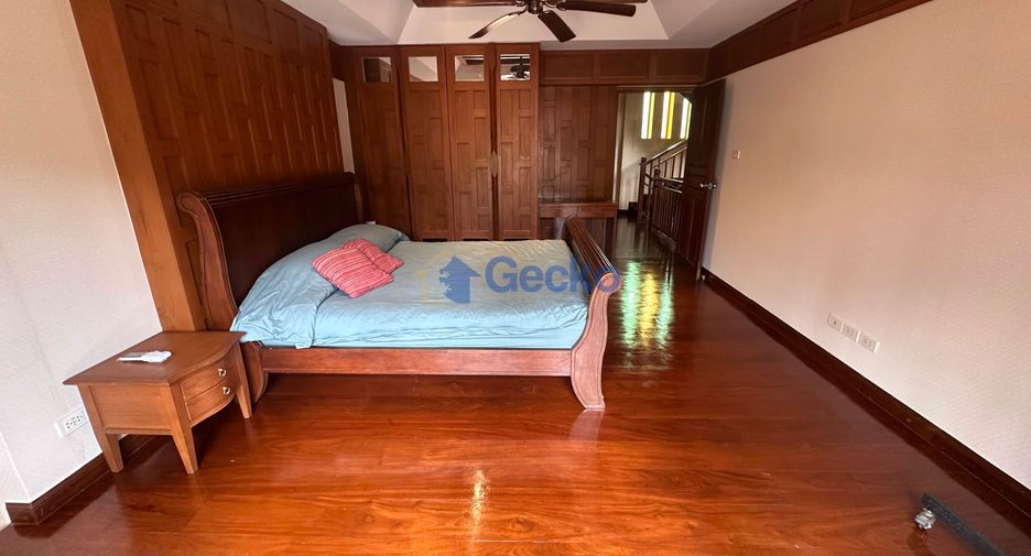 Casa en alquiler de 4 habitaciones en Jomtien, Pattaya