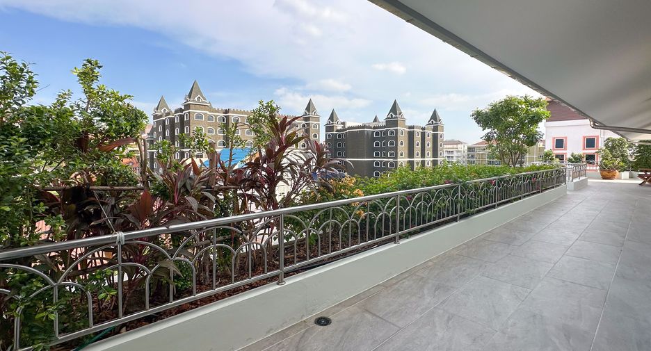 Condo en venta de 4 habitaciones en Pratumnak, Pattaya