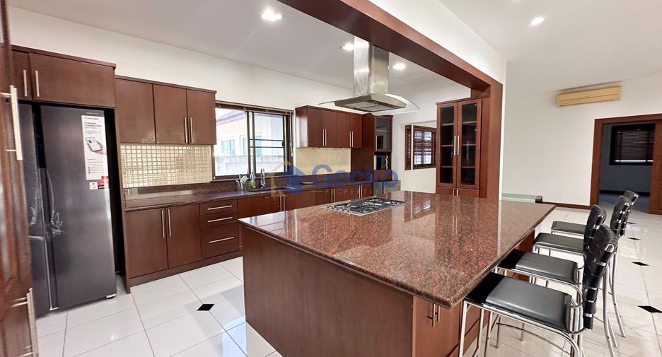 Haus zur Miete mit 5 Zimmer in East Pattaya, Pattaya