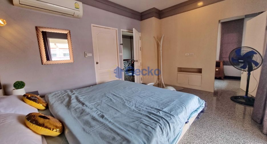 For rent 4 bedrooms house in Central Pattaya, Pattaya