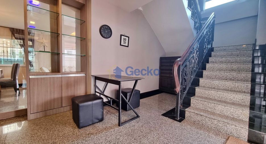 For rent 4 bedrooms house in Central Pattaya, Pattaya