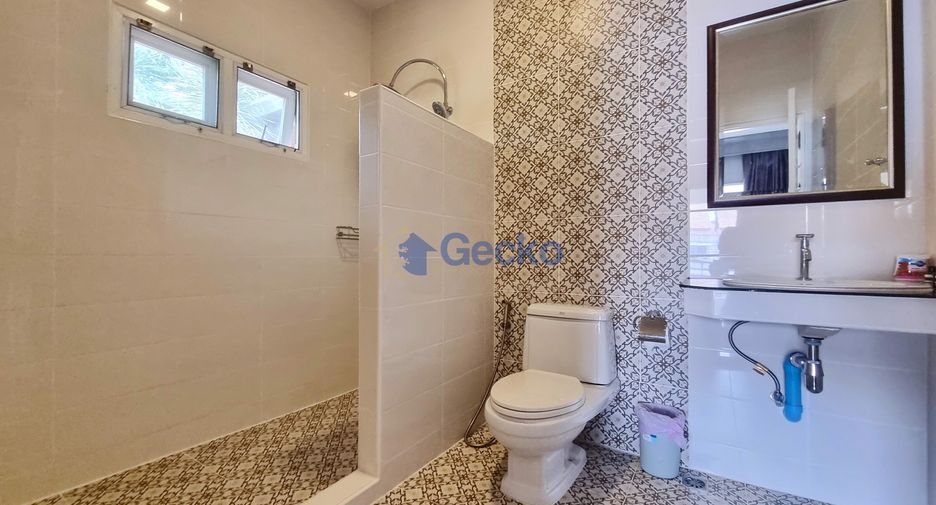 For rent 4 bedrooms house in Central Pattaya, Pattaya