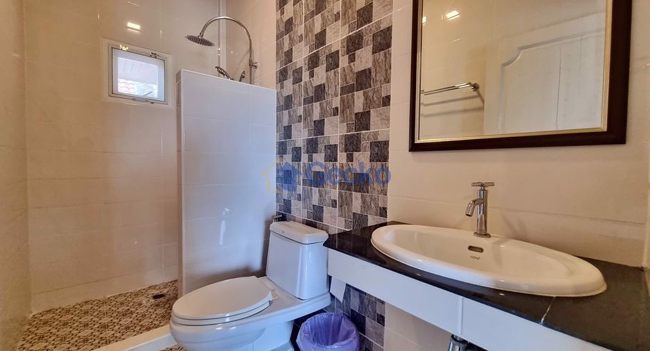 For rent 4 bedrooms house in Central Pattaya, Pattaya