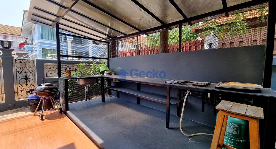 For rent 4 bedrooms house in Central Pattaya, Pattaya