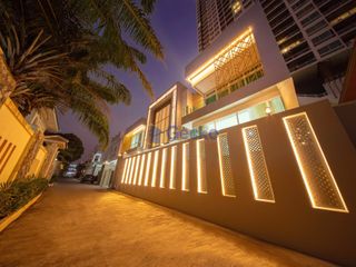 For sale 7 bedrooms house in Bang Lamung, Chonburi