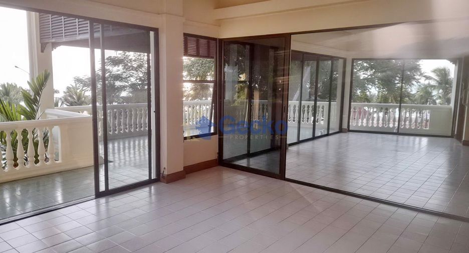 For rent 2 bedrooms condo in Sattahip, Chonburi