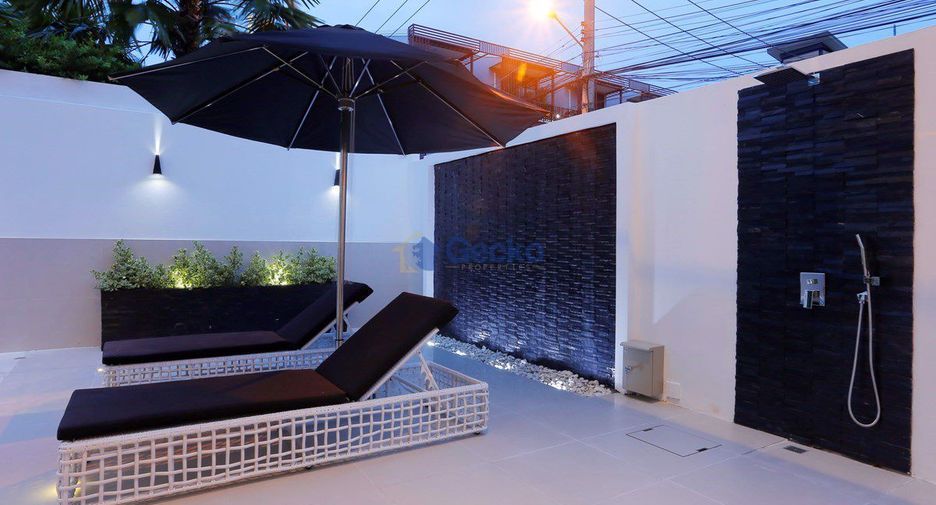 For sale 4 bedrooms house in Pratumnak, Pattaya
