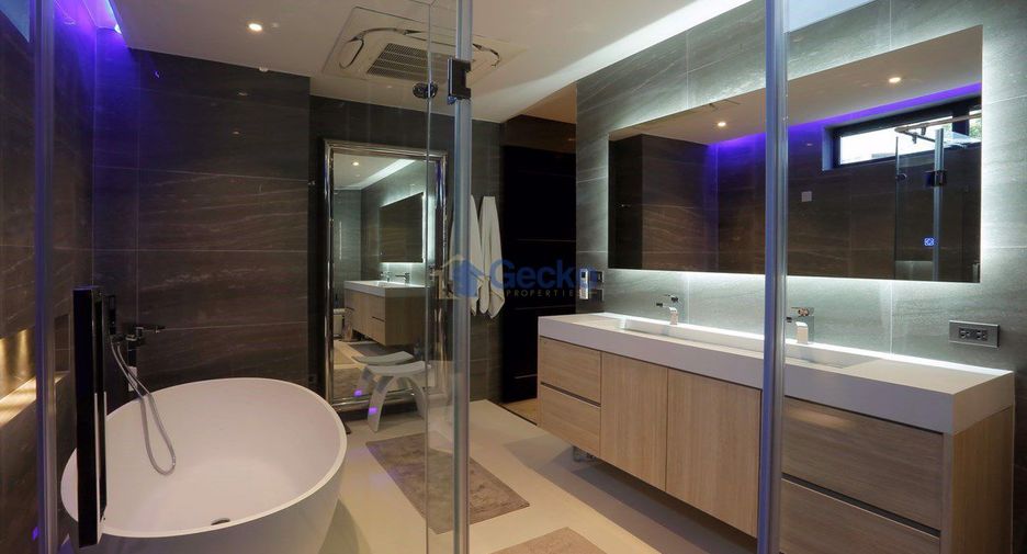 For sale 4 bedrooms house in Pratumnak, Pattaya