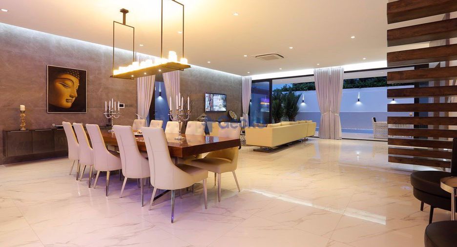 For sale 4 bedrooms house in Pratumnak, Pattaya