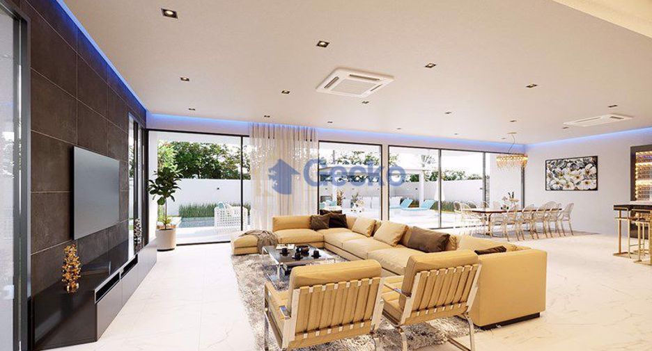 For sale 4 bedrooms house in Pratumnak, Pattaya
