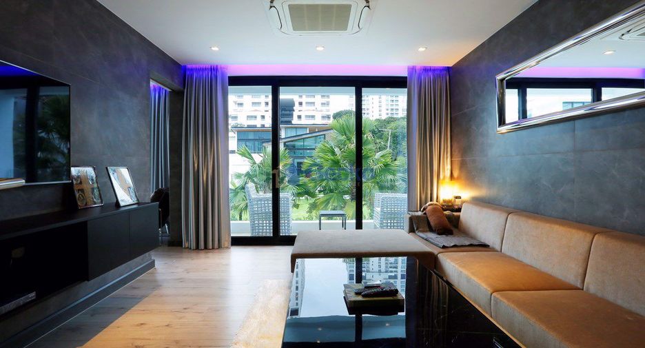 For sale 4 bedrooms house in Pratumnak, Pattaya