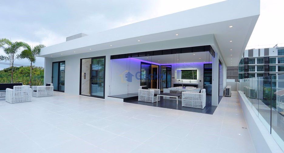 For sale 4 bedrooms house in Pratumnak, Pattaya