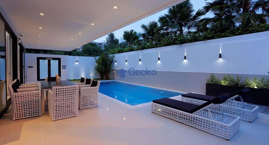 For sale 4 bedrooms house in Pratumnak, Pattaya
