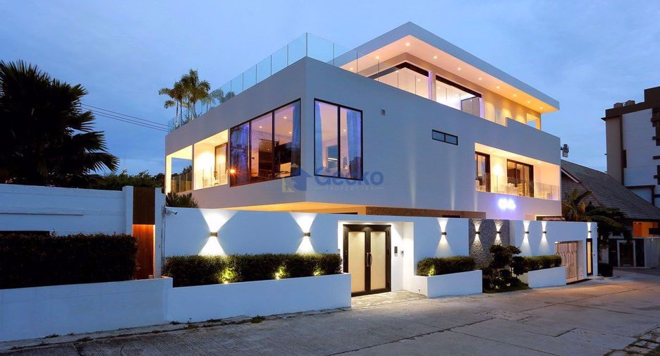 For sale 4 bedrooms house in Pratumnak, Pattaya
