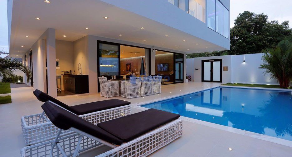 For sale 4 bedrooms house in Pratumnak, Pattaya