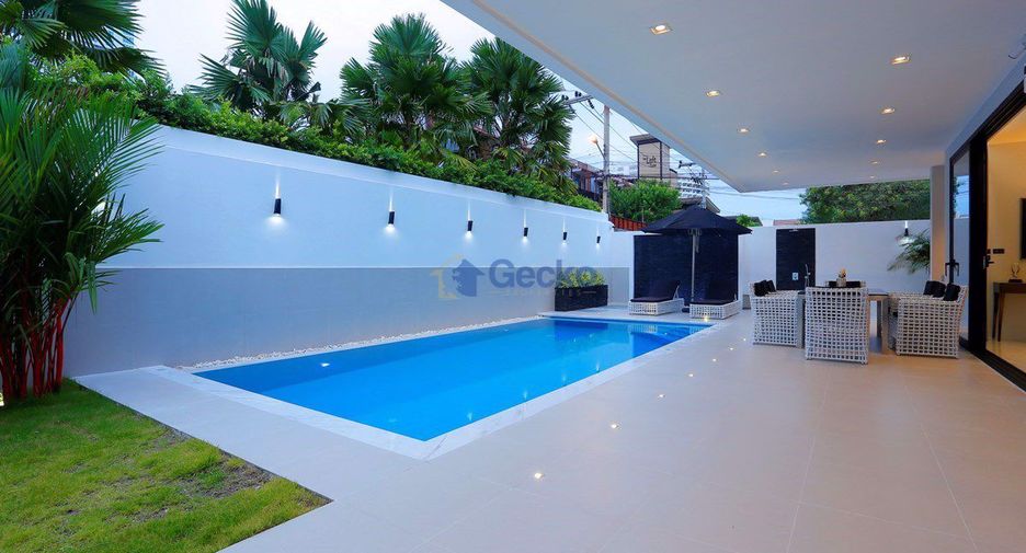 For sale 4 bedrooms house in Pratumnak, Pattaya
