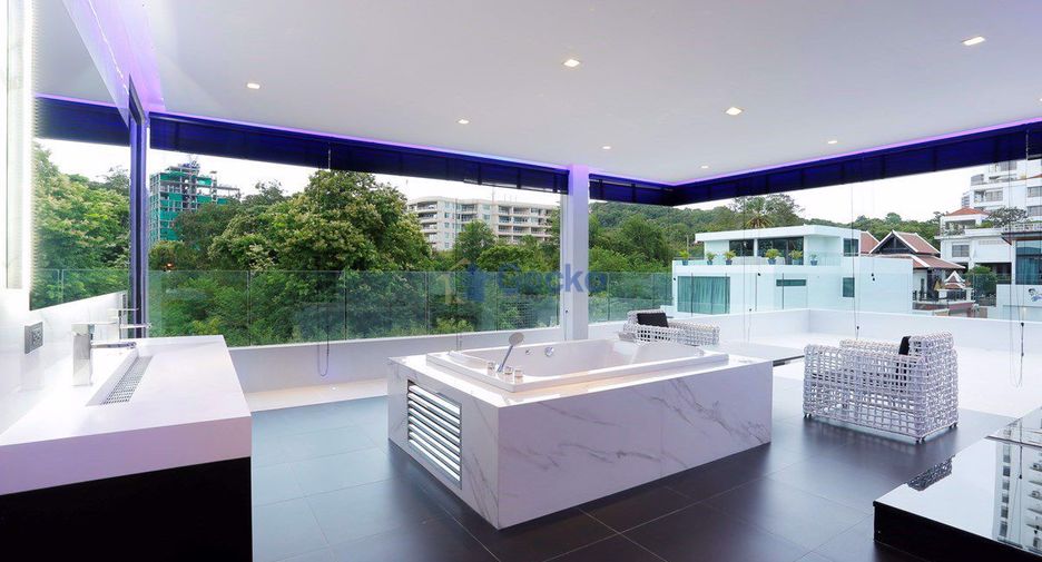 For sale 4 bedrooms house in Pratumnak, Pattaya