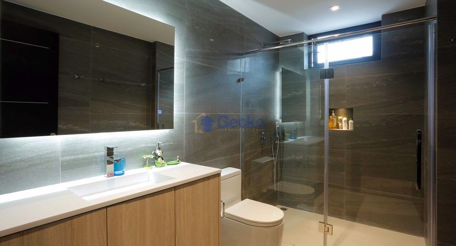 For sale 4 bedrooms house in Pratumnak, Pattaya