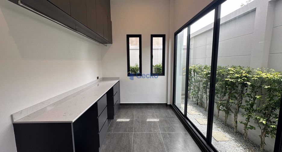 For sale 3 bedrooms house in East Pattaya, Pattaya