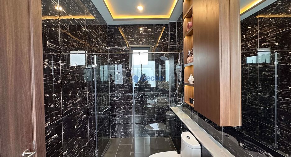 For sale 3 bedrooms house in East Pattaya, Pattaya