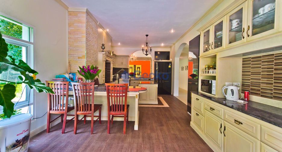 Haus zum Kauf mit 8 Zimmer in Bang Saray, Pattaya