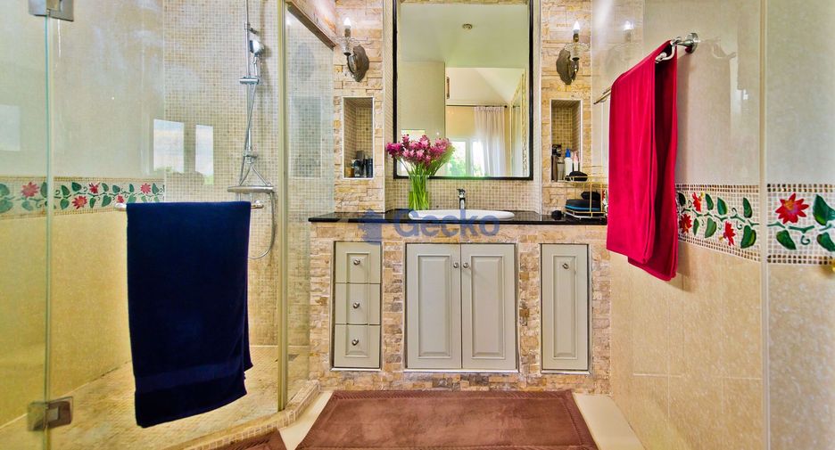 Haus zum Kauf mit 8 Zimmer in Bang Saray, Pattaya
