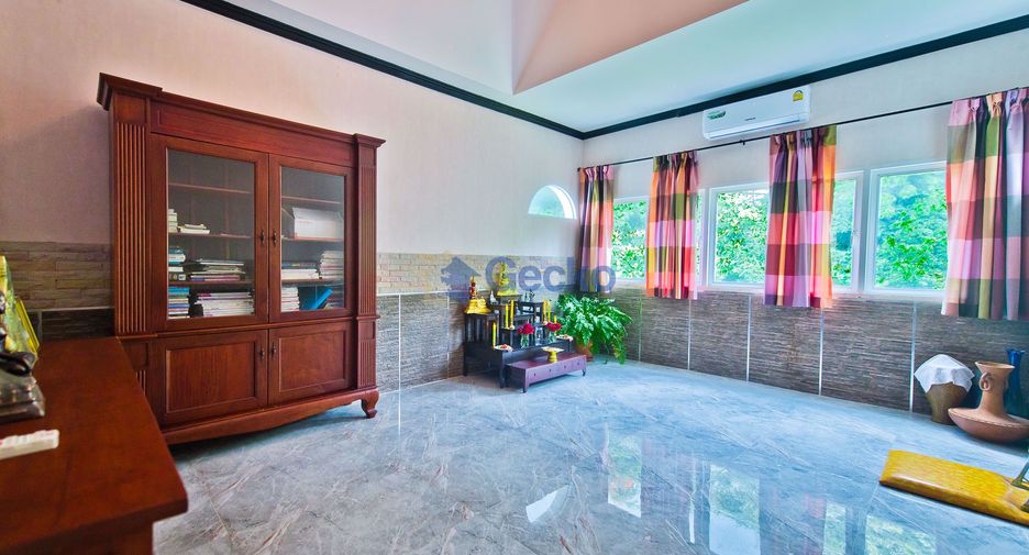 Haus zum Kauf mit 8 Zimmer in Bang Saray, Pattaya