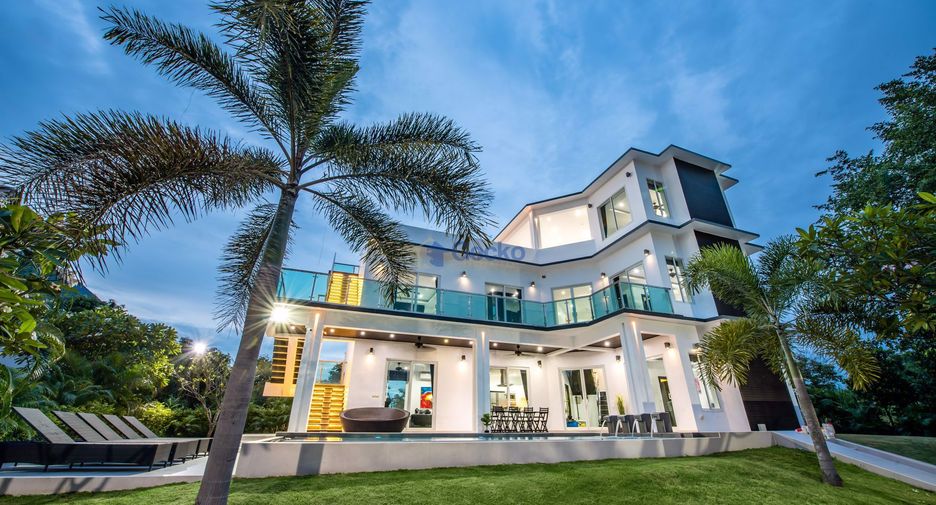For sale 4 bedrooms house in Huay Yai, Pattaya