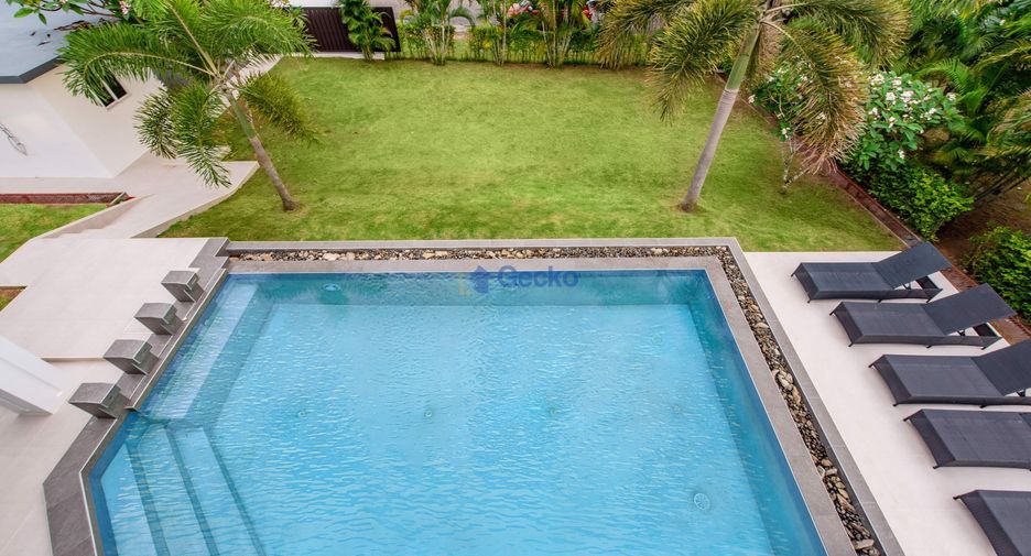 For sale 4 bedrooms house in Huay Yai, Pattaya