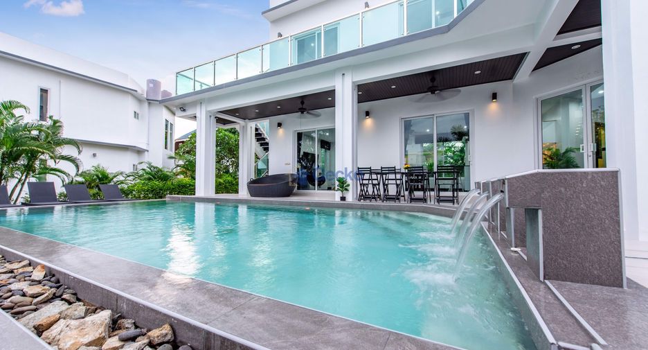 For sale 4 bedrooms house in Huay Yai, Pattaya