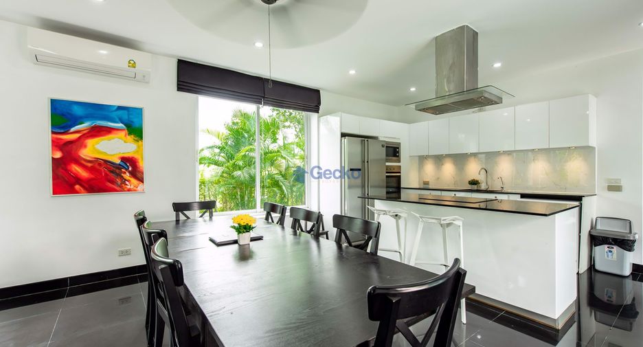 For sale 4 bedrooms house in Huay Yai, Pattaya