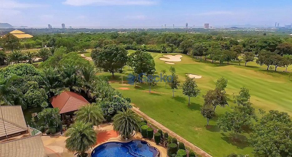 For sale 4 bedrooms house in Huay Yai, Pattaya