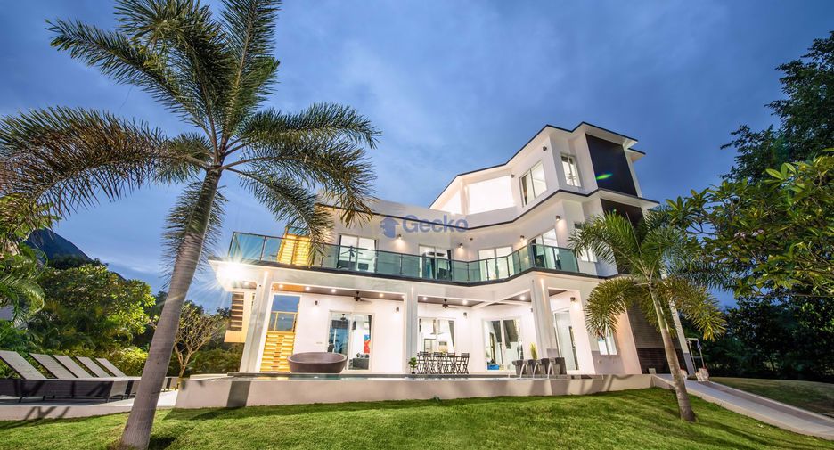 For sale 4 bedrooms house in Huay Yai, Pattaya