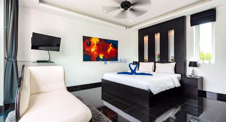 For sale 4 bedrooms house in Huay Yai, Pattaya