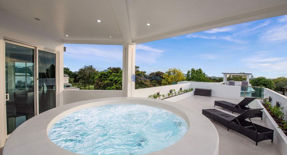 For sale 4 bedrooms house in Huay Yai, Pattaya