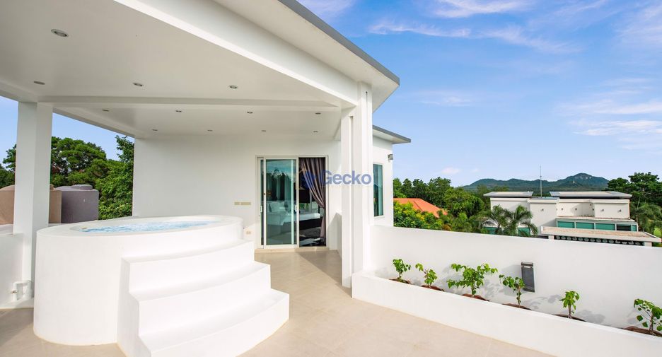 For sale 4 bedrooms house in Huay Yai, Pattaya