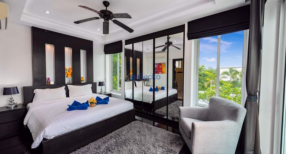 For sale 4 bedrooms house in Huay Yai, Pattaya
