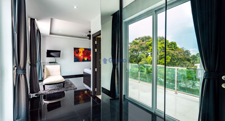 For sale 4 bedrooms house in Huay Yai, Pattaya