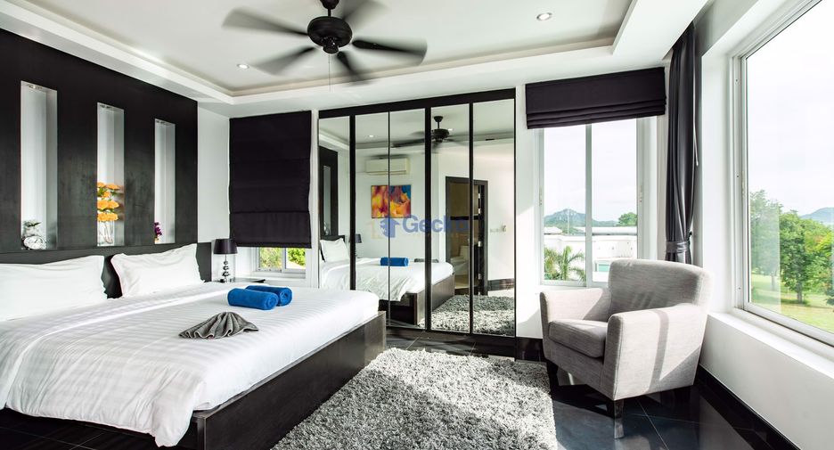 For sale 4 bedrooms house in Huay Yai, Pattaya