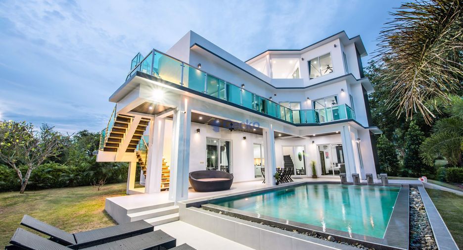 For sale 4 bedrooms house in Huay Yai, Pattaya