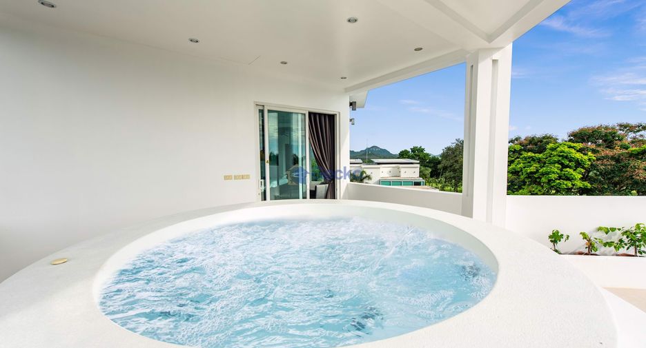 For sale 4 bedrooms house in Huay Yai, Pattaya
