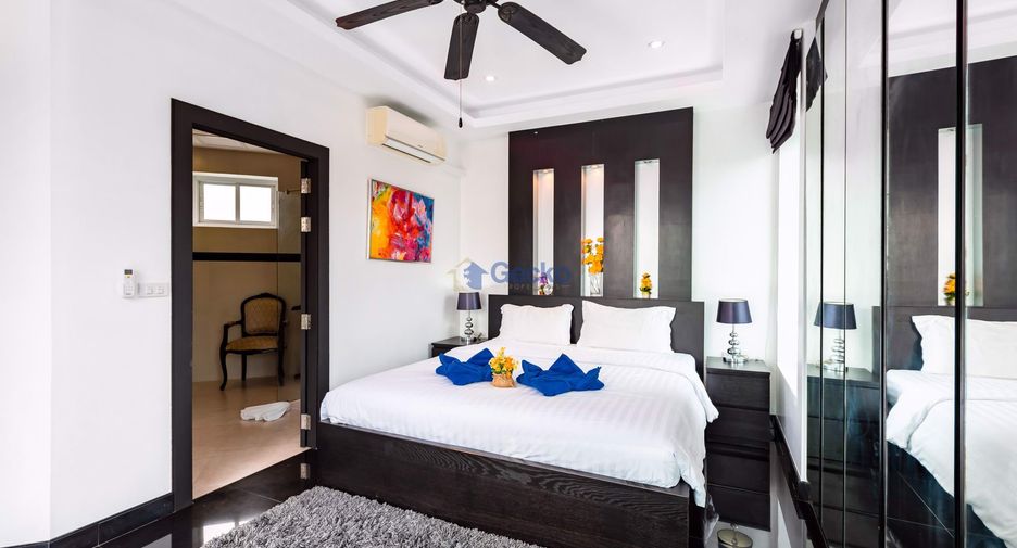 For sale 4 bedrooms house in Huay Yai, Pattaya