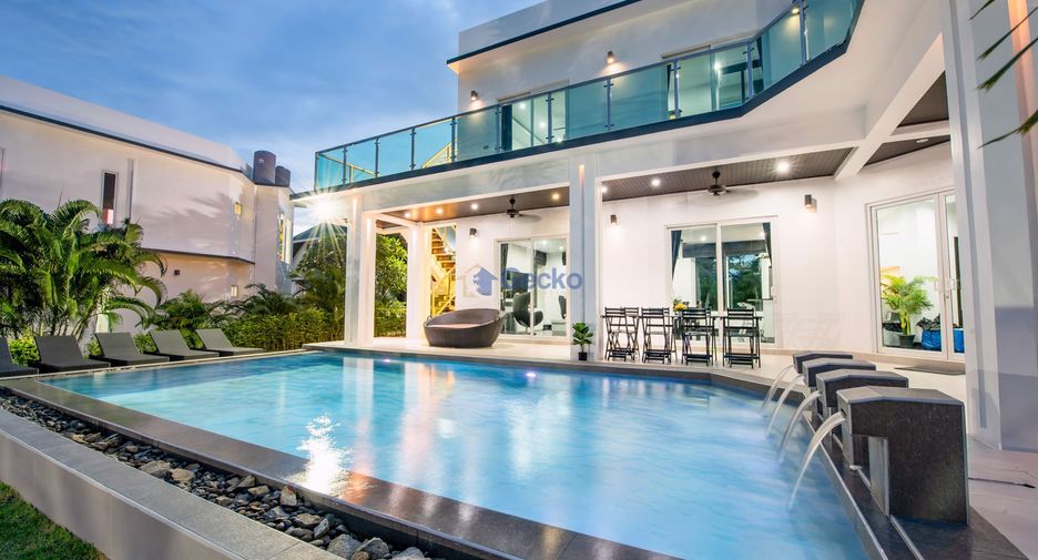 For sale 4 bedrooms house in Huay Yai, Pattaya